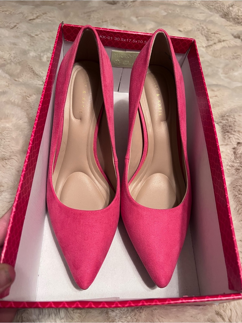Kelly & Katie Hot Pink Pointed Toe Pumps